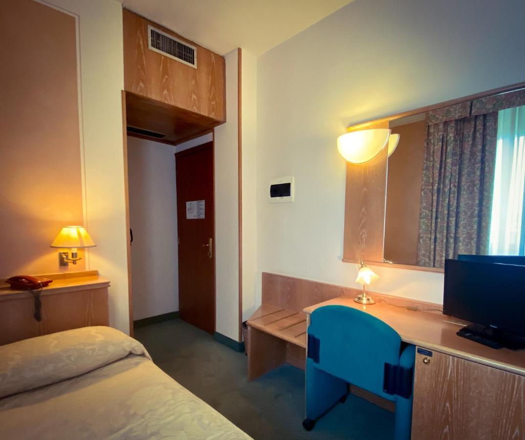 Hotel Riviera Segrate Extérieur photo