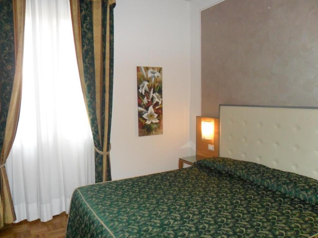 Hotel Riviera Segrate Chambre photo