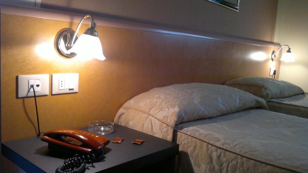 Hotel Riviera Segrate Chambre photo